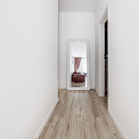 Elegant Apartment Near Afi & Atrium Mall Arad Kültér fotó