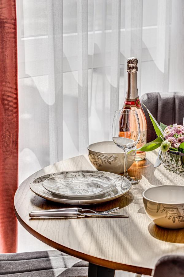 Elegant Apartment Near Afi & Atrium Mall Arad Kültér fotó