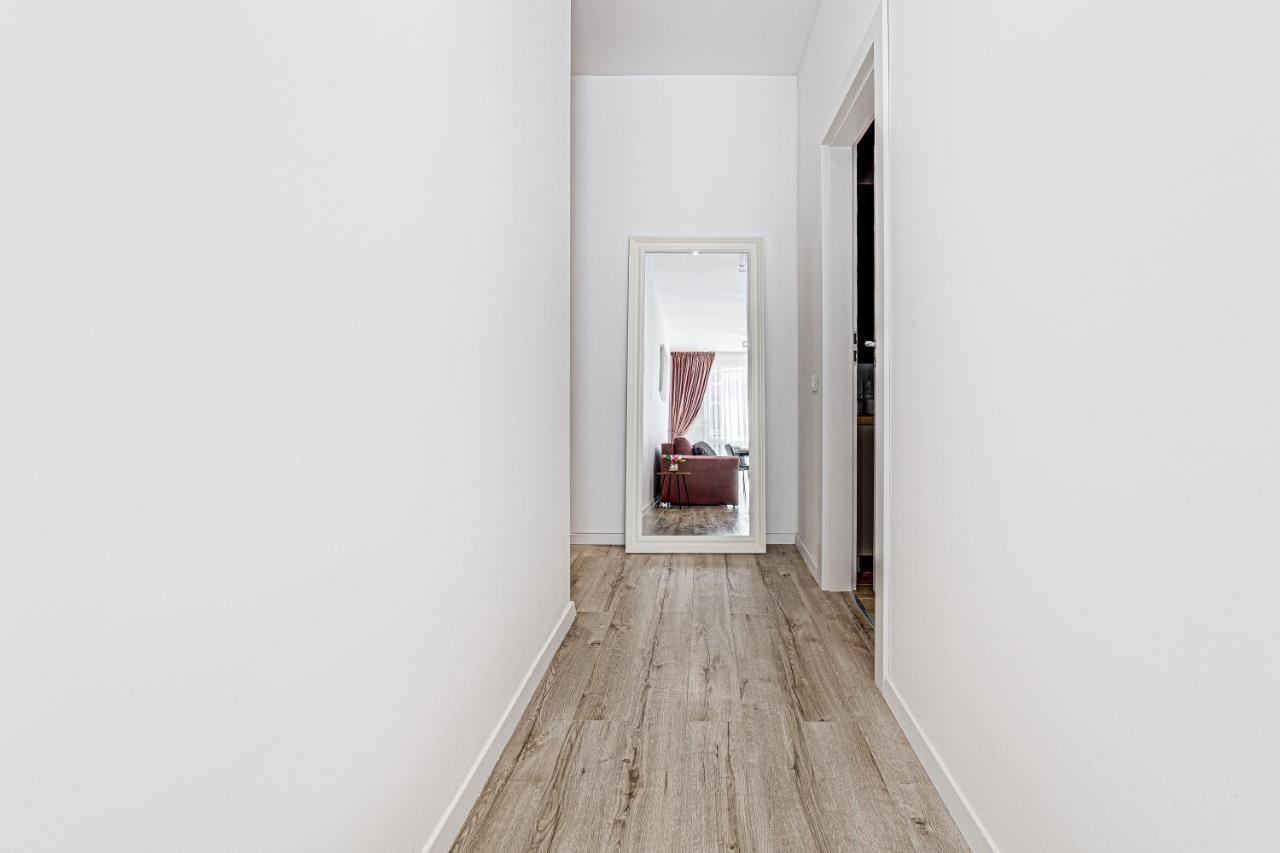 Elegant Apartment Near Afi & Atrium Mall Arad Kültér fotó