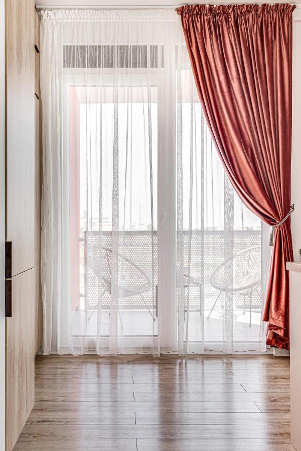 Elegant Apartment Near Afi & Atrium Mall Arad Kültér fotó