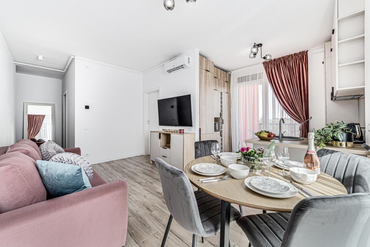 Elegant Apartment Near Afi & Atrium Mall Arad Kültér fotó