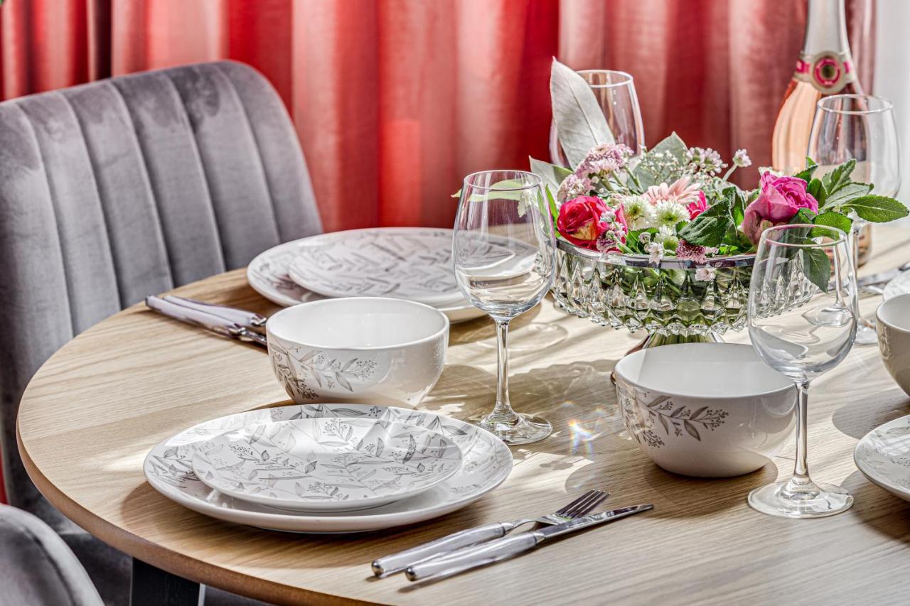 Elegant Apartment Near Afi & Atrium Mall Arad Kültér fotó